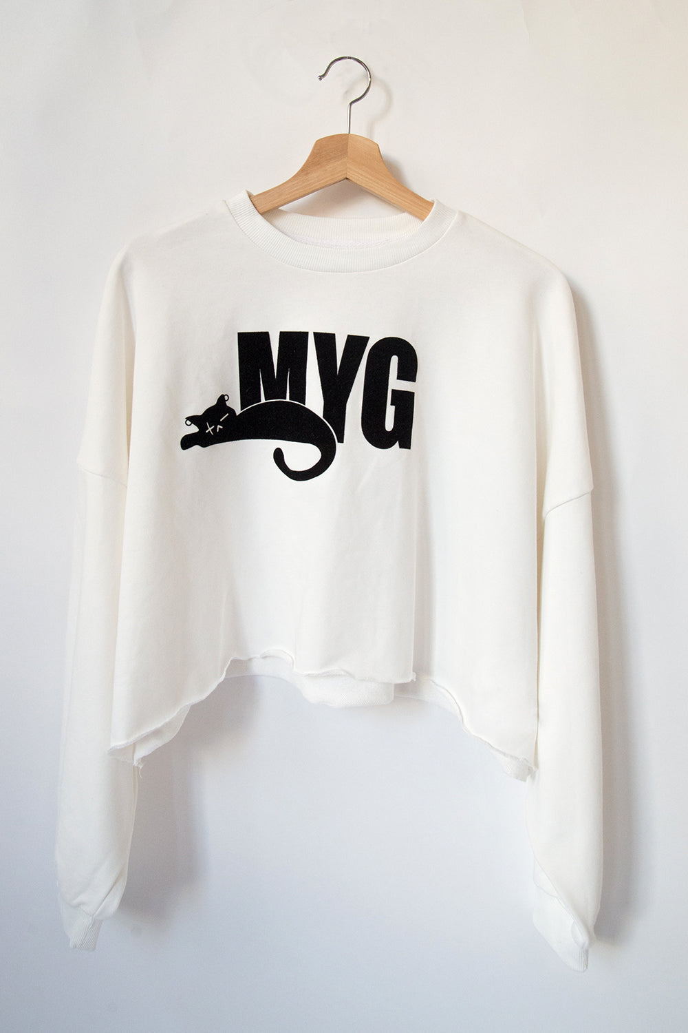 Yoongi Sleeping Cat Semi-cropped Sweatshirt (White)