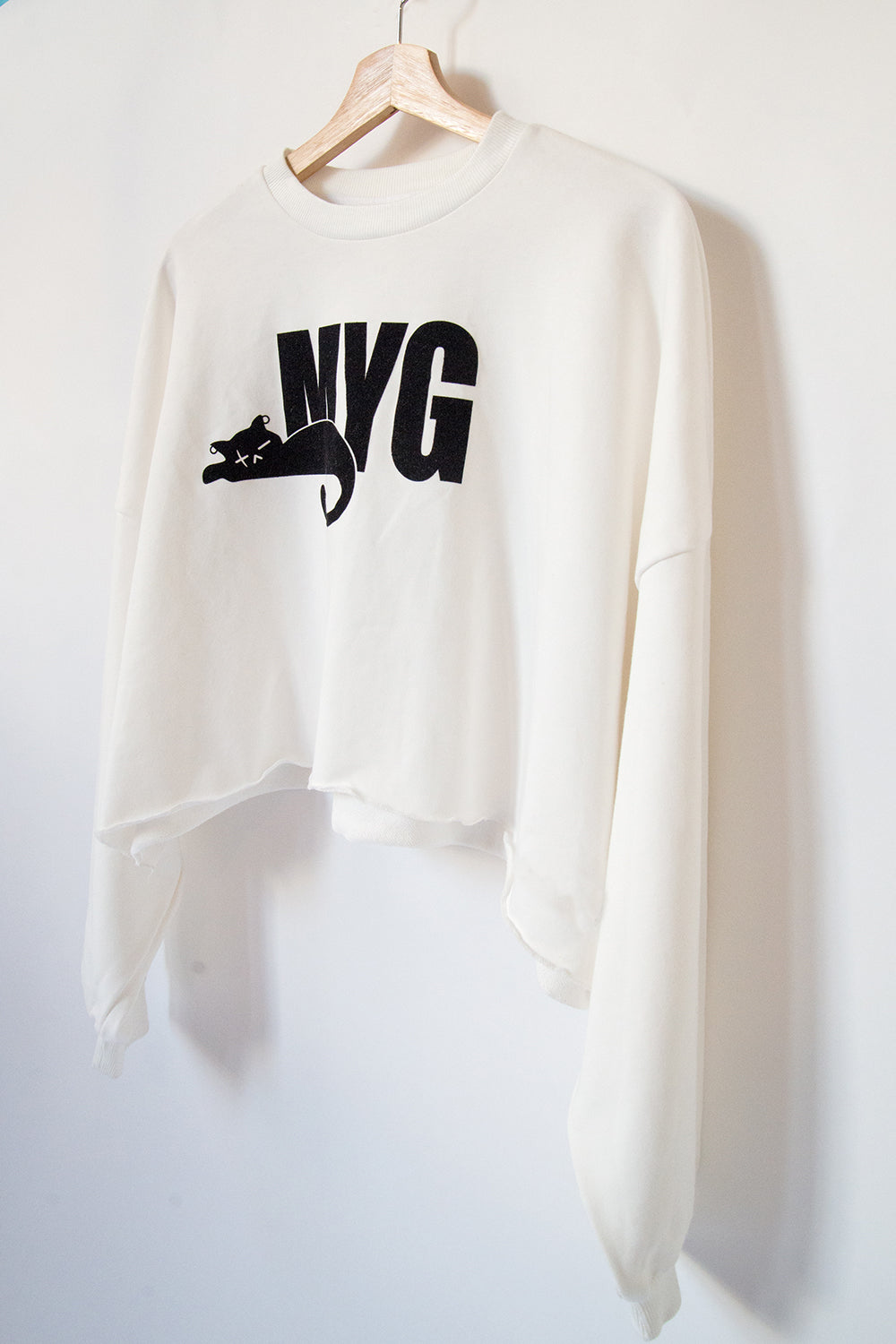 Yoongi Sleeping Cat Semi-cropped Sweatshirt (White)